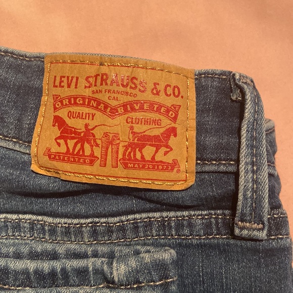 Women’s Mid-Rise Skinny Levi’s - Picture 6 of 6